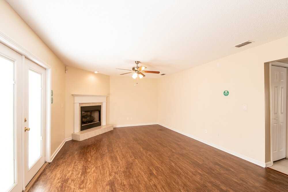 3338 International Village Ct - Photo 4 of 17