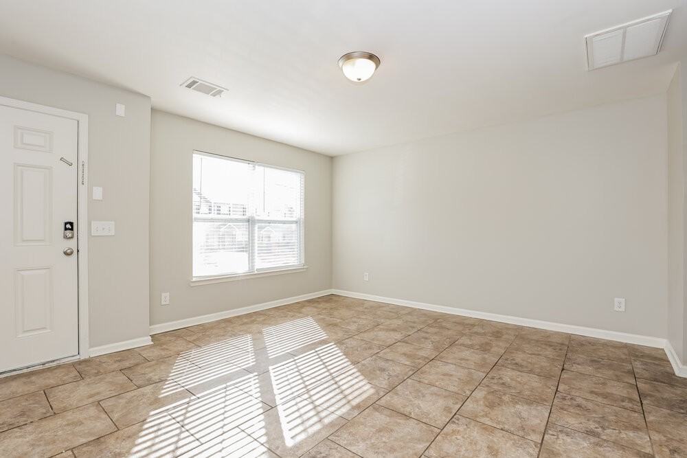 8051 Logan Dr - Photo 5 of 17