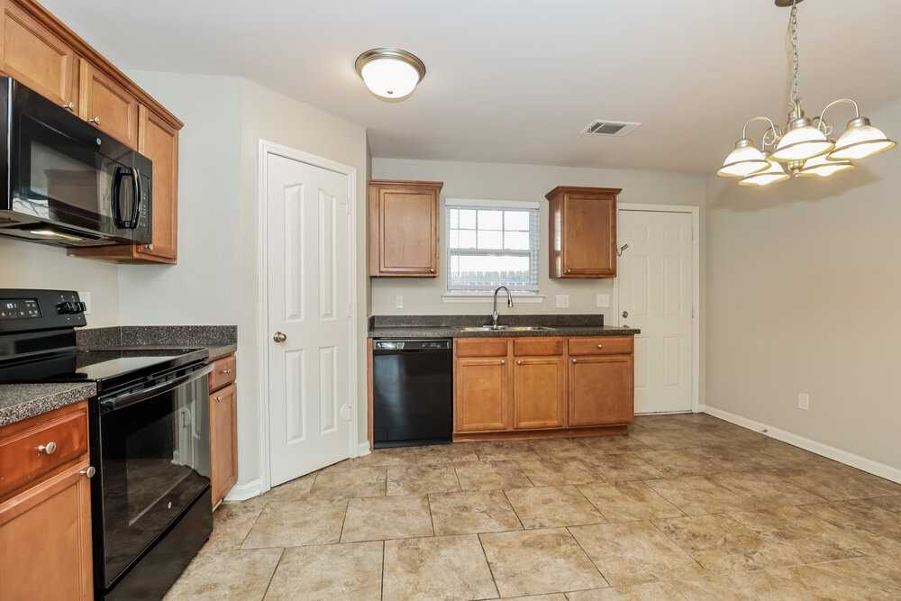 8051 Logan Dr - Photo 7 of 17