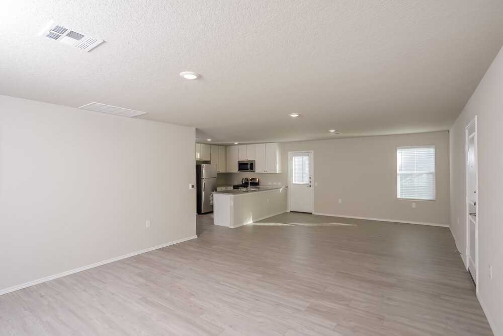 13115 Ashworth Blvd - Photo 4 of 16