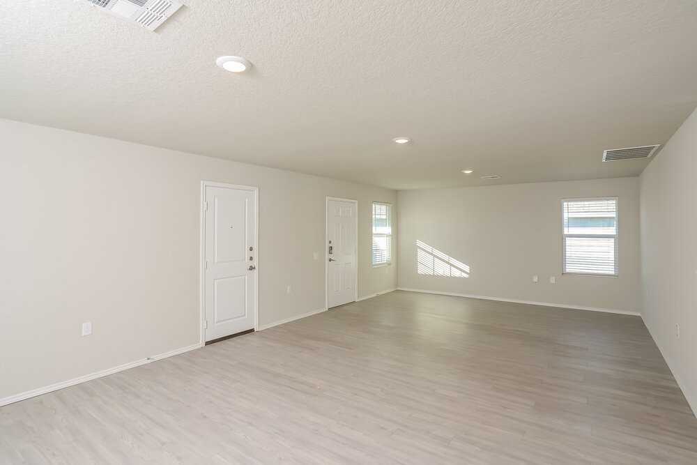 13115 Ashworth Blvd - Photo 5 of 16