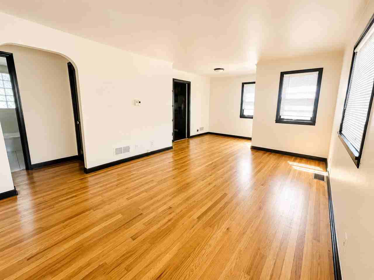 2906 Depew St - Photo 3 of 17