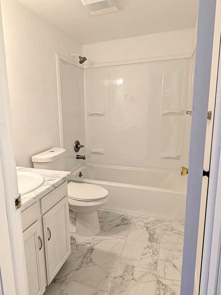 303 W Lehow Ave - Photo 4 of 16