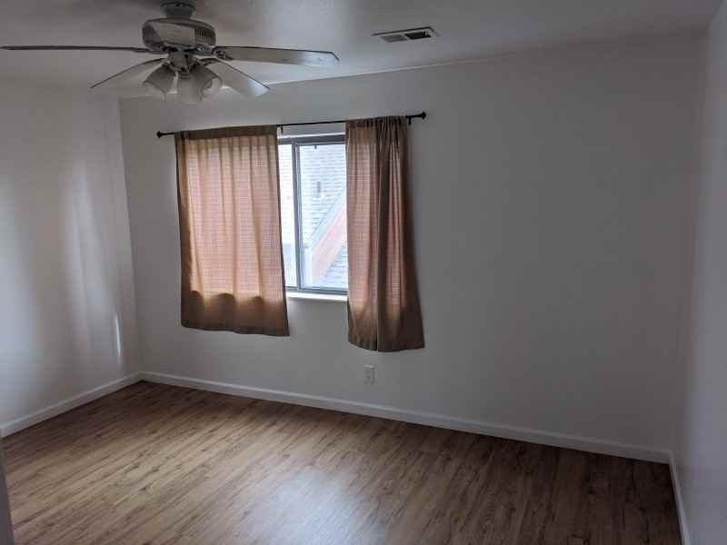 303 W Lehow Ave - Photo 5 of 16