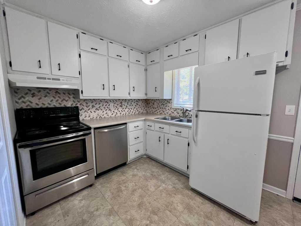 4862 Valley Dale Dr Sw #B - Photo 2 of 24