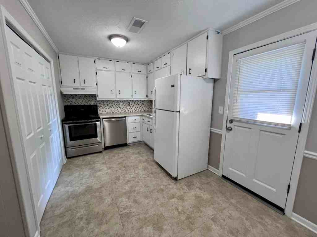 4862 Valley Dale Dr Sw #B - Photo 3 of 24