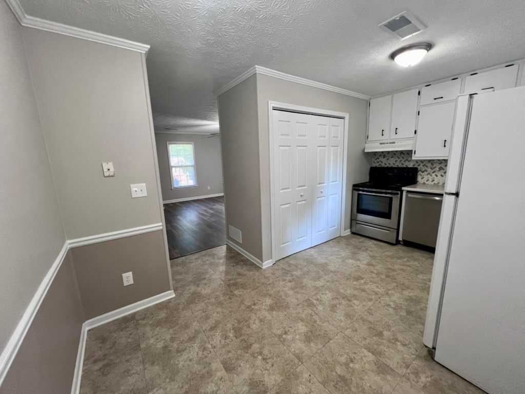 4862 Valley Dale Dr Sw #B - Photo 4 of 24