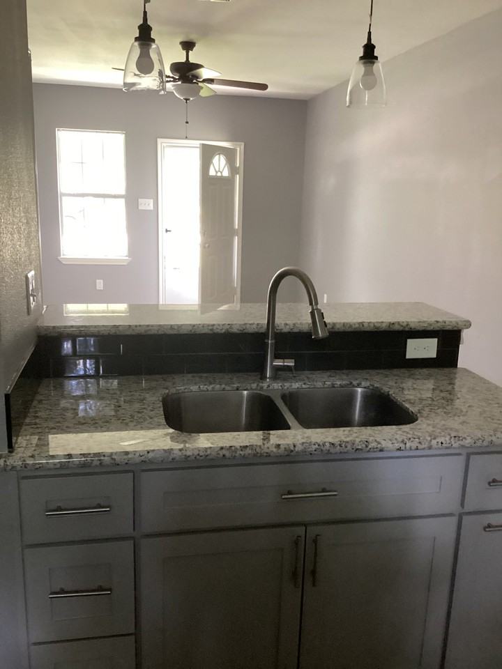 27257 Diamond T #A - Photo 5 of 13