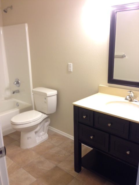 440 Rea Ave - Photo 3 of 10