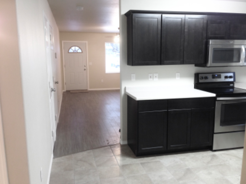 440 Rea Ave - Photo 4 of 10