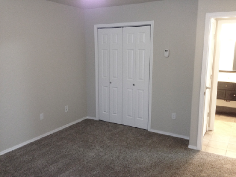 440 Rea Ave - Photo 5 of 10