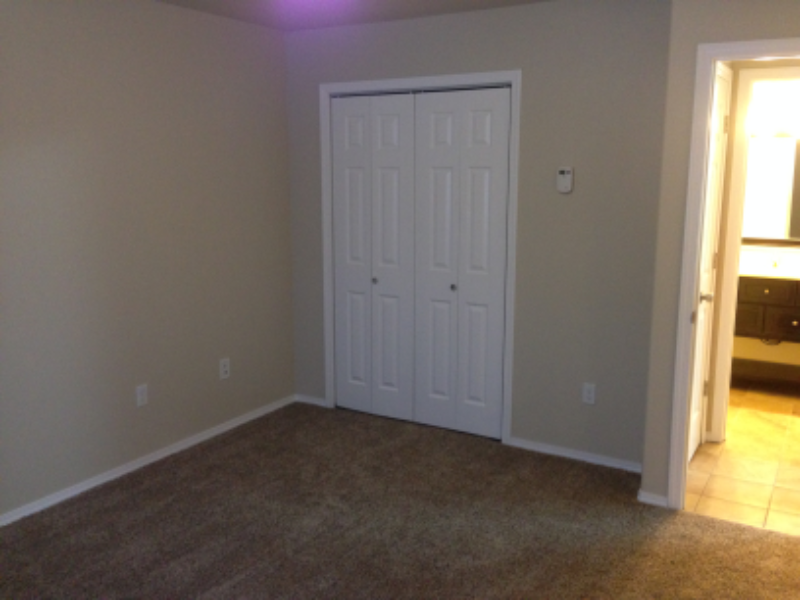 440 Rea Ave - Photo 7 of 10