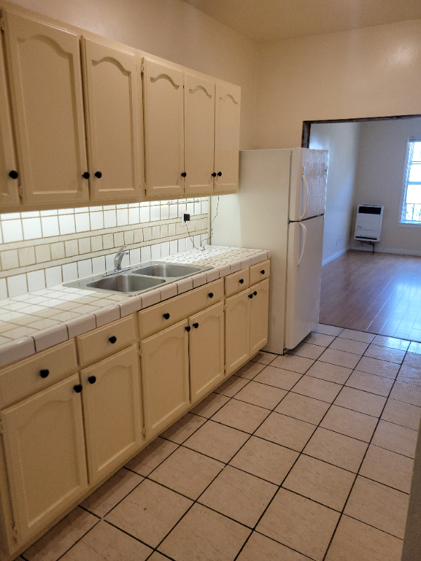 230 Columbia Pl - Photo 7 of 49