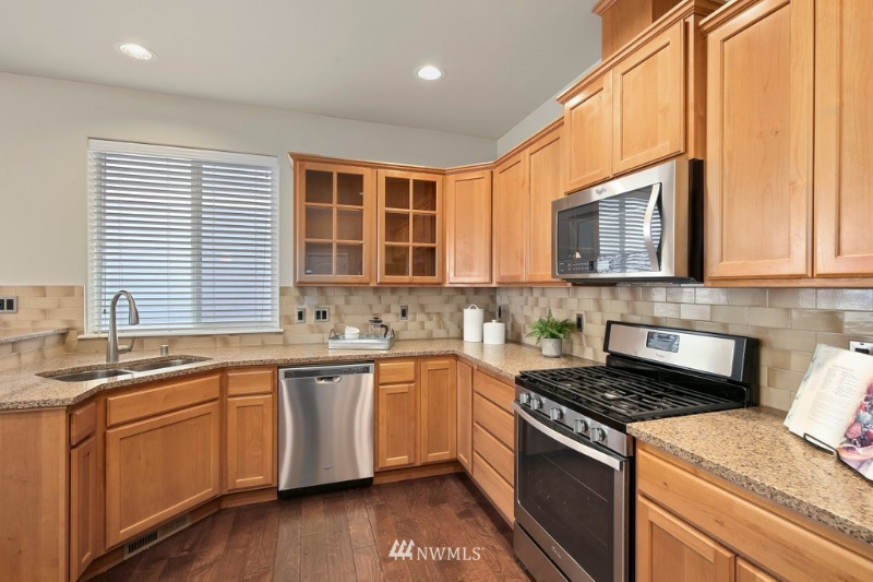 630 Mandee St Se - Photo 5 of 9