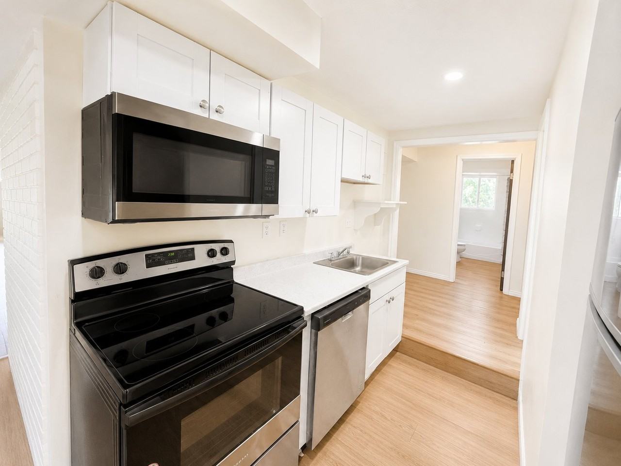 770 Wn #BACK - Photo 4 of 16