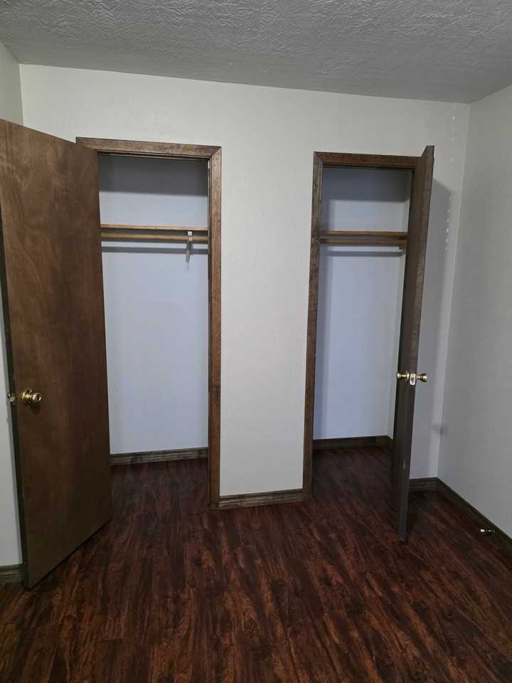 1315 N Twin City Hwy #4 - Photo 2 of 8