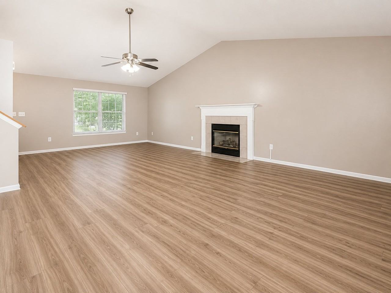 8607 Clover Glade Dr - Photo 4 of 24