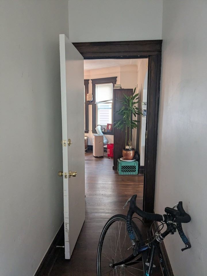 2552 Helen St #1 - Photo 3 of 15