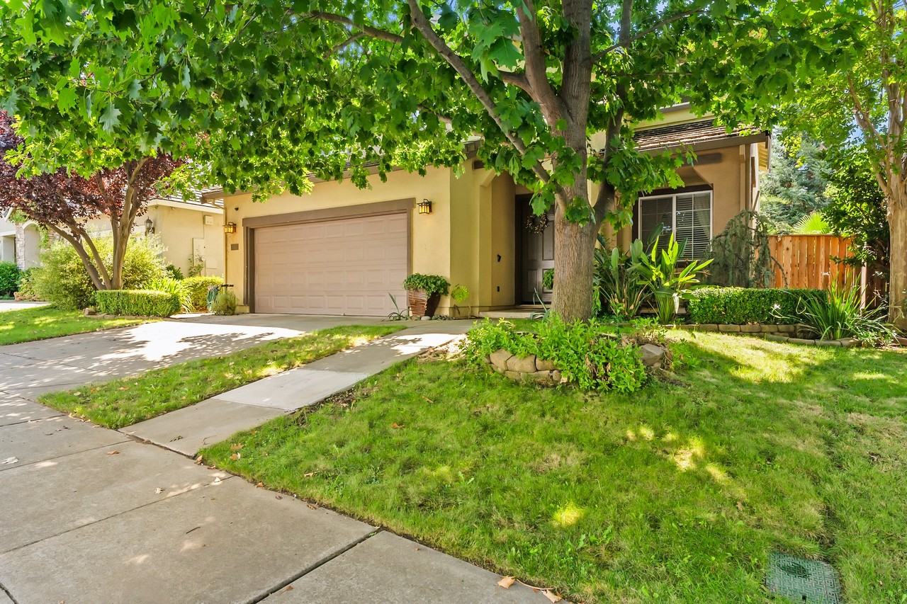 543 Watercolor Ln - Photo 3 of 35