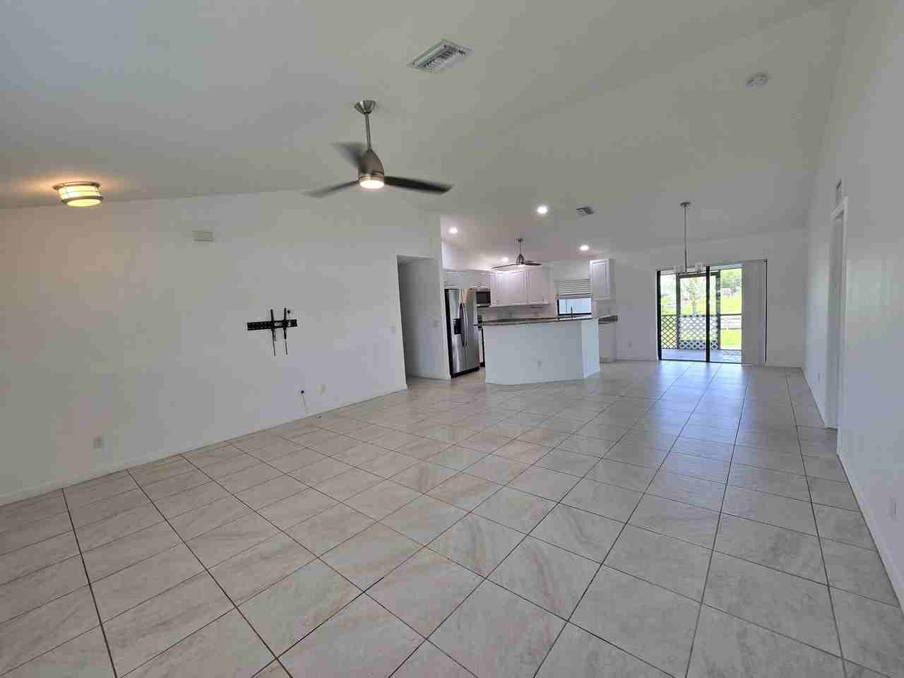 329 Sw 21st Ln - Photo 6 of 29