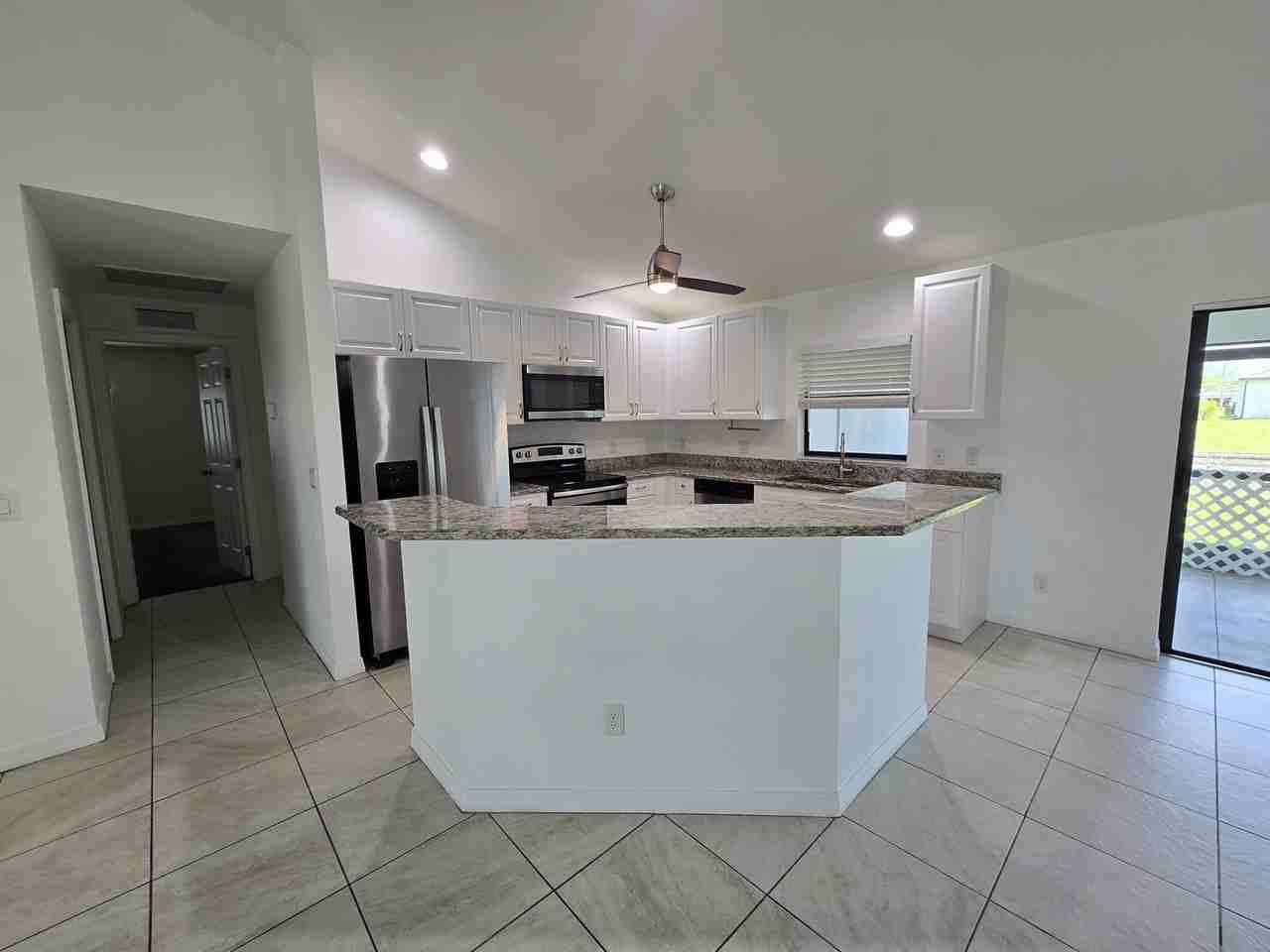 329 Sw 21st Ln - Photo 7 of 29
