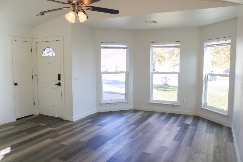 1205 Spring St - Photo 5 of 20