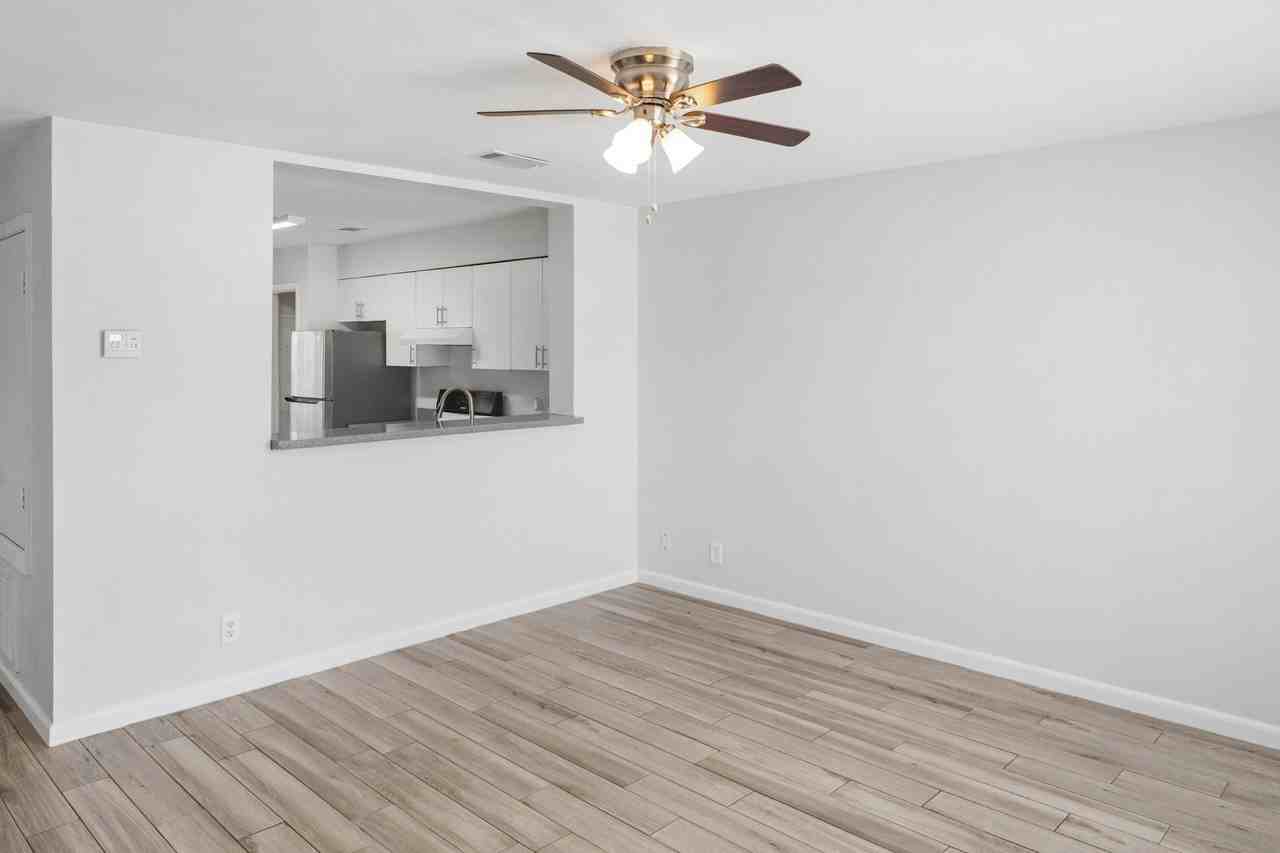 300 Veterans Dr #D - Photo 6 of 19