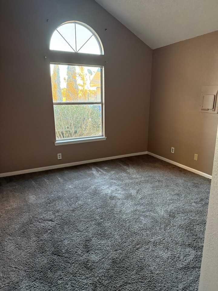 11917 Van Gogh Dr - Photo 4 of 18