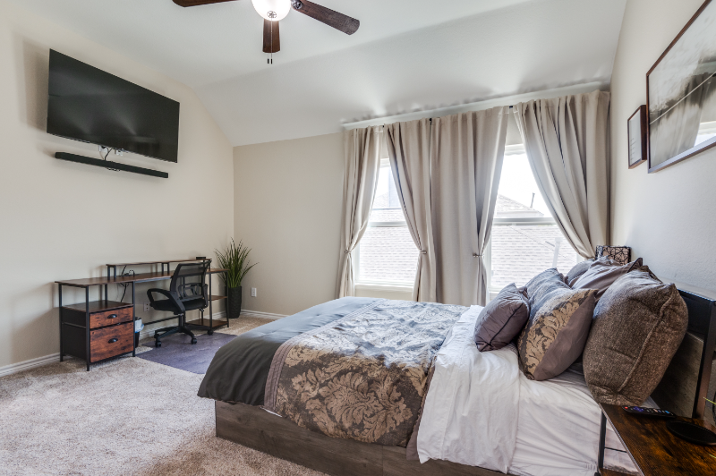 18735 Flatstone Ct - Photo 4 of 20