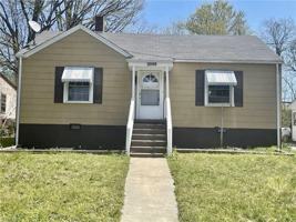 featured image of 1009 Duke St