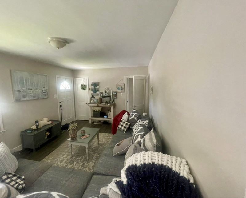 1009 Duke St - Photo 5 of 14