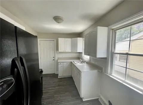 1009 Duke St - Photo 7 of 14