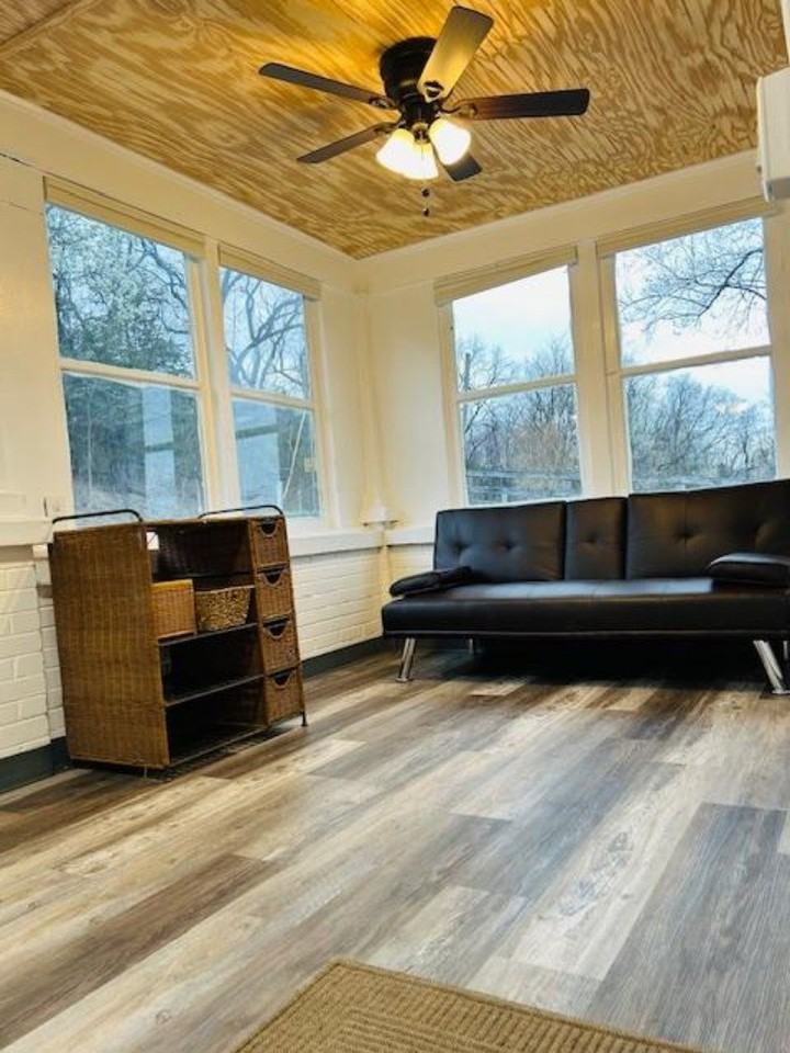 5097 Browntown Rd - Photo 6 of 20
