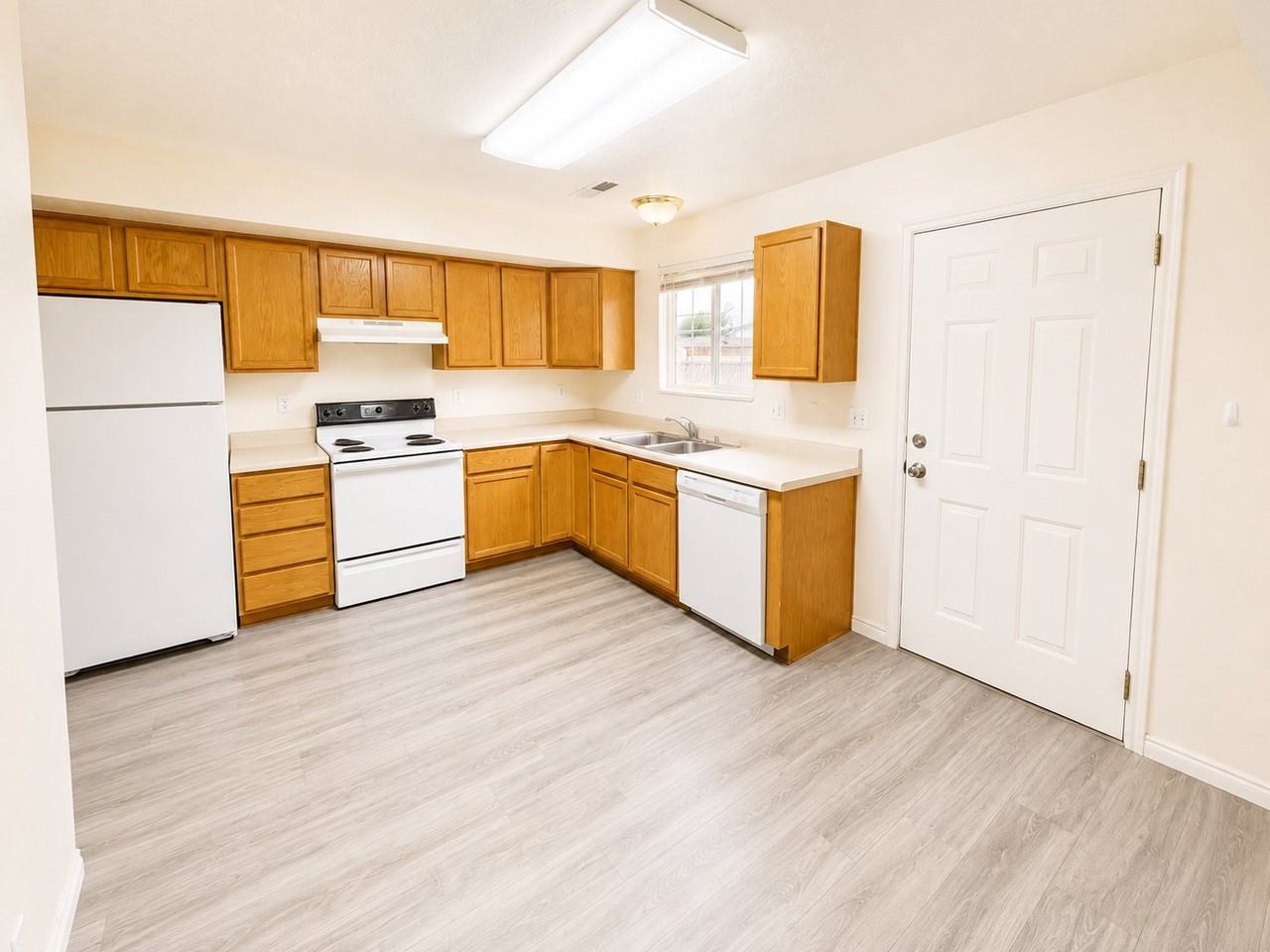 1100 E St #104 - Photo 3 of 14