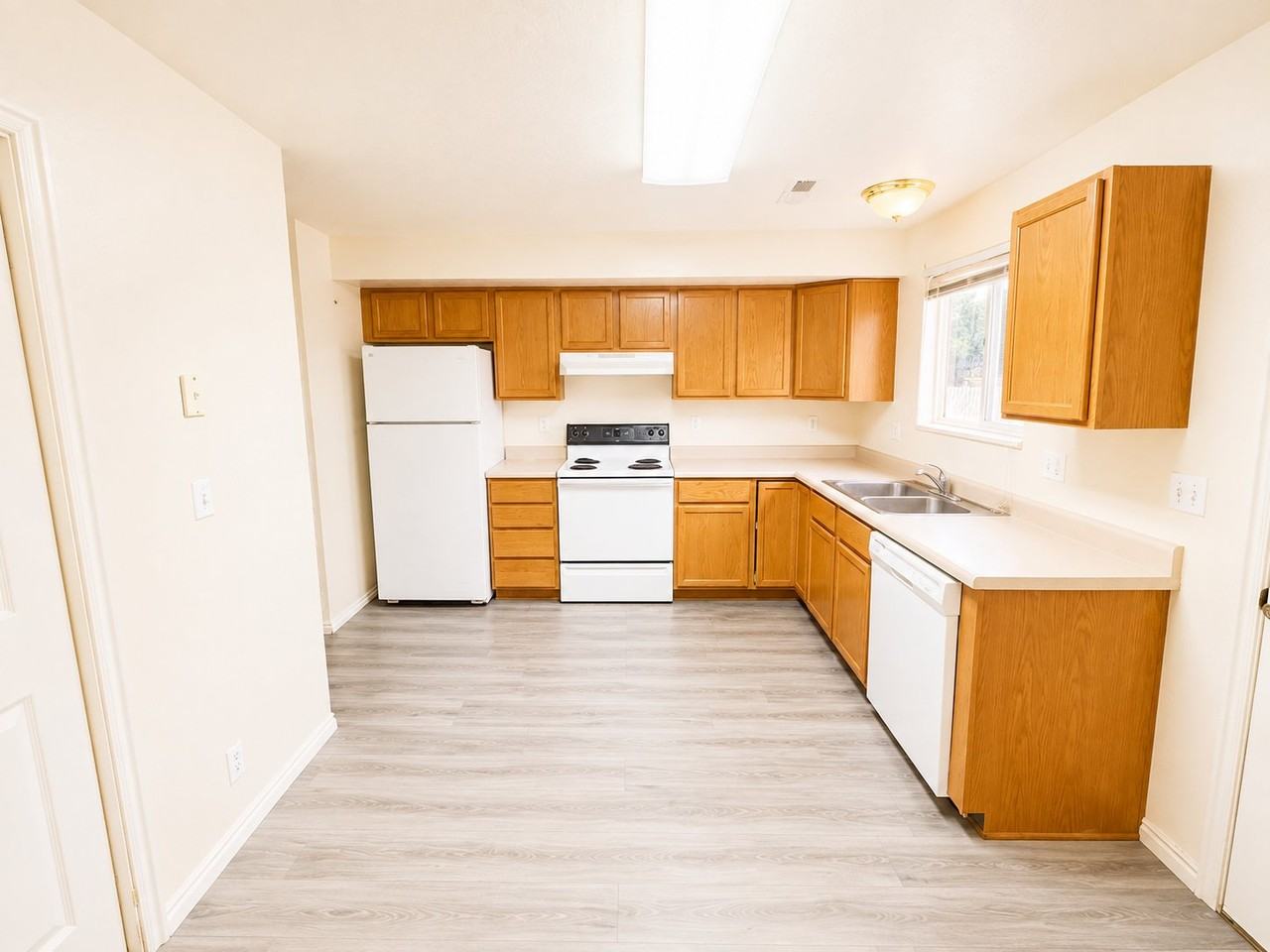 1100 E St #104 - Photo 4 of 14