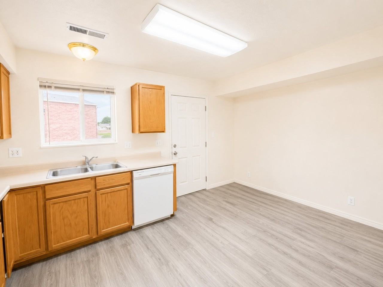1100 E St #104 - Photo 6 of 14