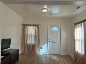 574 49th Pl Ne #UPPER - Photo 1 of 1