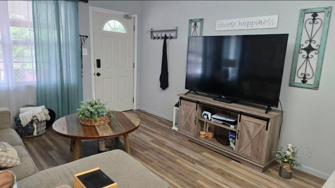 730 N Webster Ave - Photo 5 of 13