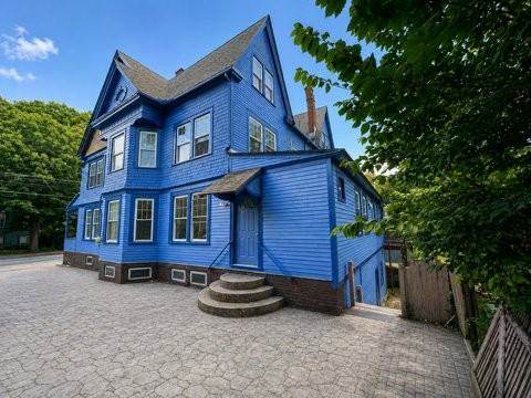 195 Laurel Hill Ave