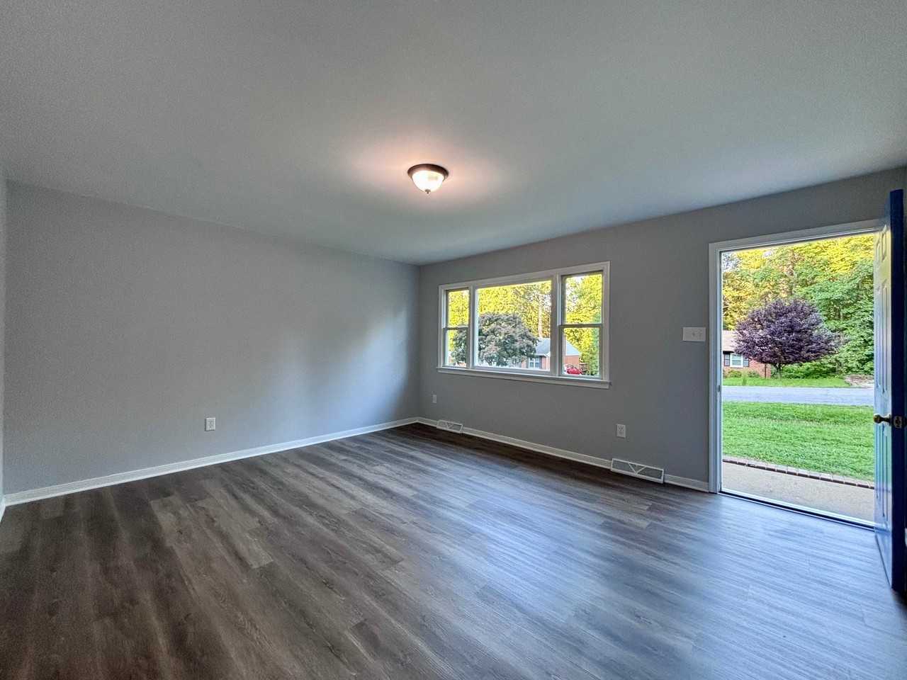 2710 Puckett Ct - Photo 3 of 19