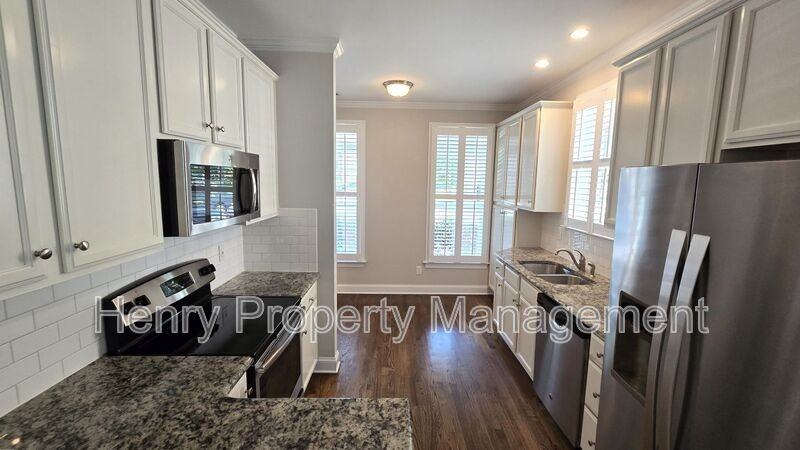 1531 Yarborough Park Dr - Photo 7 of 32