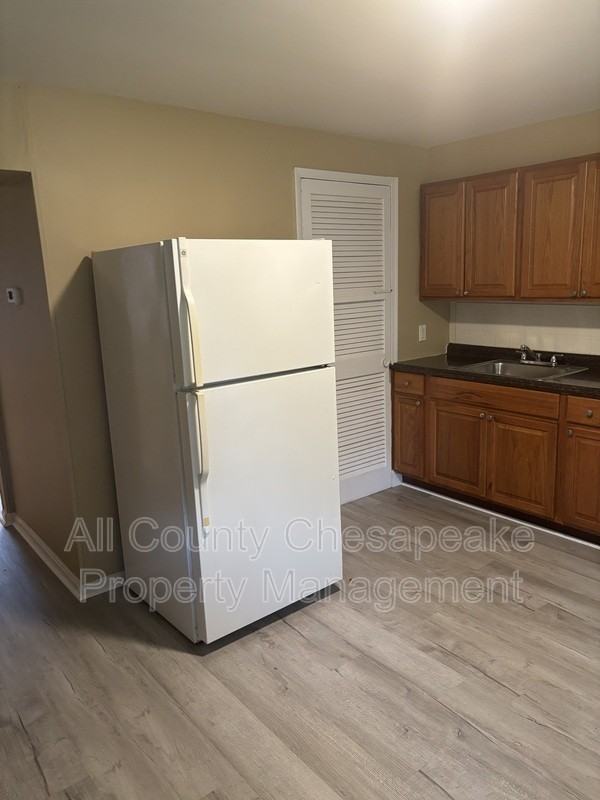 2825 Eastshire Dr - Photo 5 of 15