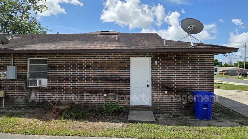 522 Pinewood Ave - Photo 2 of 13