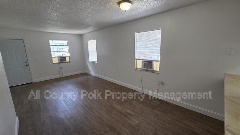 522 Pinewood Ave - Photo 3 of 13