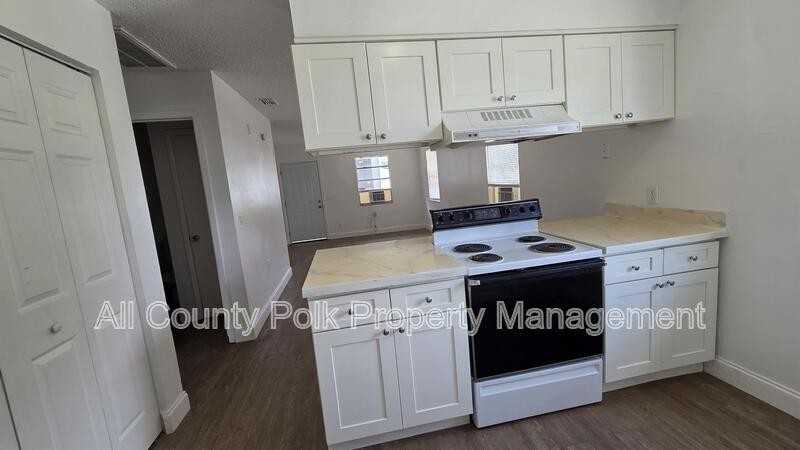 522 Pinewood Ave - Photo 5 of 13