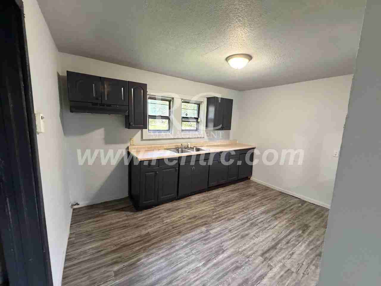 102 Elmwood Ave - Photo 3 of 11