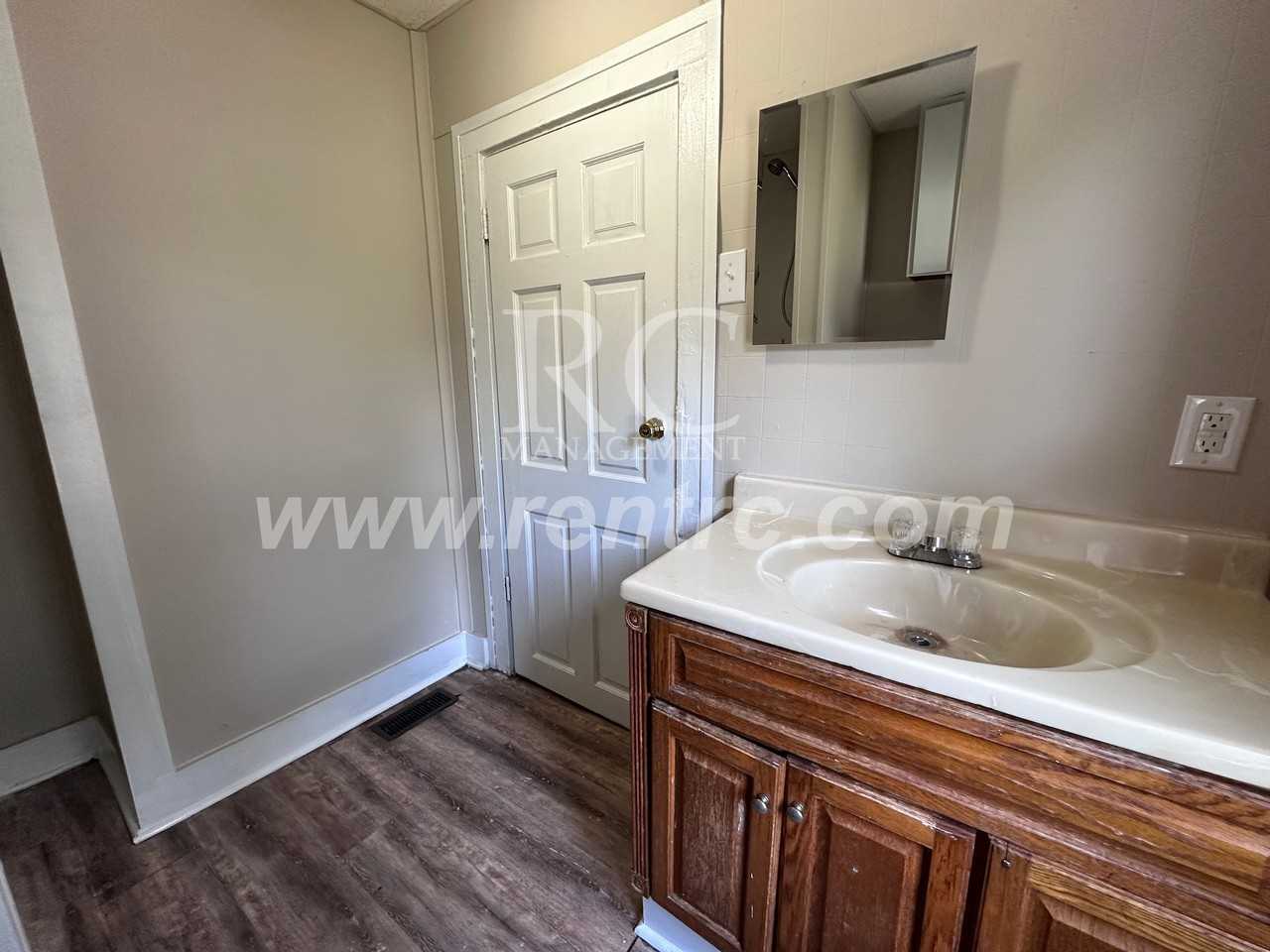 13 S Alexander St #S - Photo 5 of 14