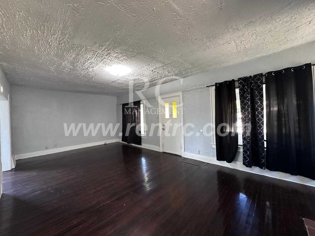 1115 Harmon St - Photo 7 of 16