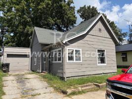 featured image of 715 W Woodbury St