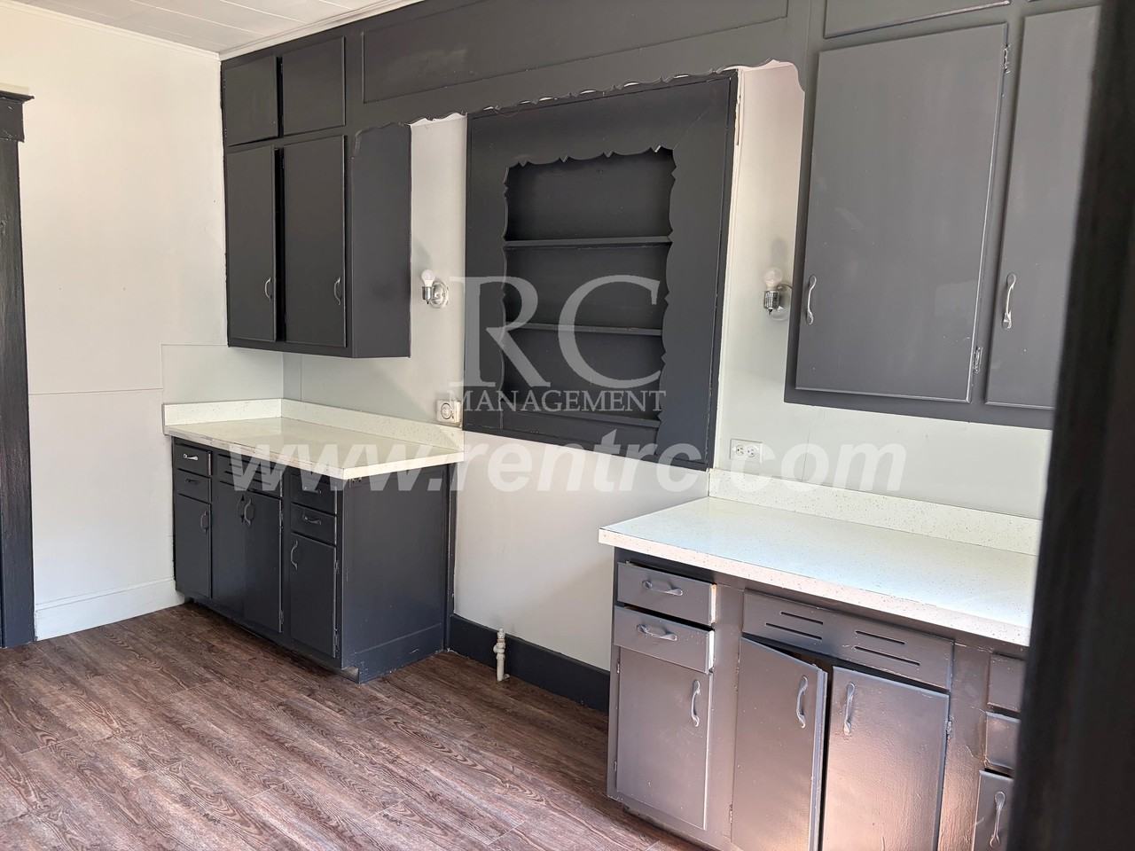 715 W Woodbury St - Photo 2 of 12